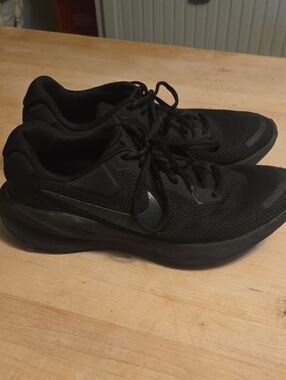 Men's Nike Tennis Shoes Size 10